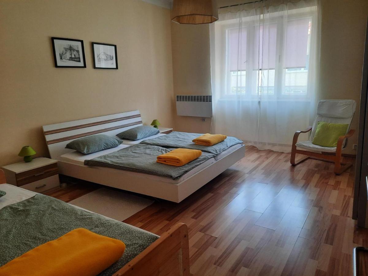 Apartman Soda Ogulin Exterior foto